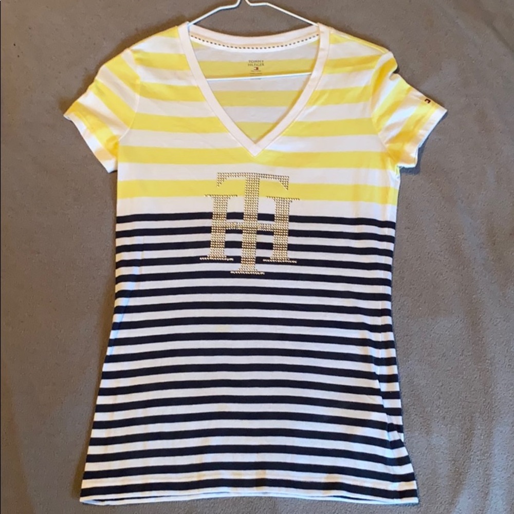 Cute short sleeve Tommy Hilfiger tee XS used